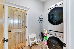 Deck & Ocean Views: Beachfront Home in Freeport