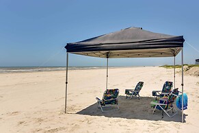 Deck & Ocean Views: Beachfront Home in Freeport