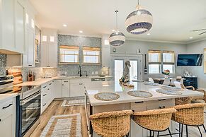 Deck & Ocean Views: Beachfront Home in Freeport