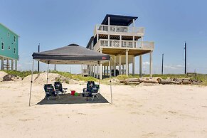 Deck & Ocean Views: Beachfront Home in Freeport