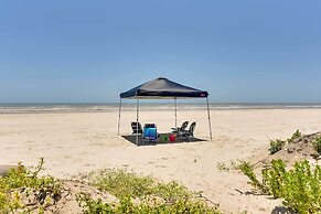 Deck & Ocean Views: Beachfront Home in Freeport