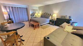 Landfall 22 1 Bedroom Home by RedAwning