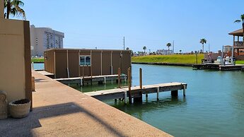 Landfall 22 1 Bedroom Home by RedAwning