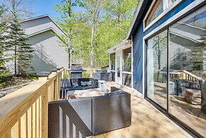 Deck & Community Perks: Bright Pocono Lake Home!