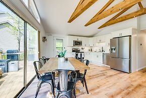 Deck & Community Perks: Bright Pocono Lake Home!