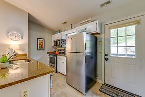 Bright Franklin Villa: Fireplace, Golf Course View