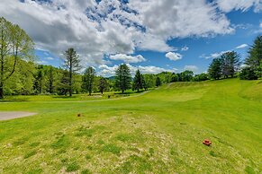 Bright Franklin Villa: Fireplace, Golf Course View