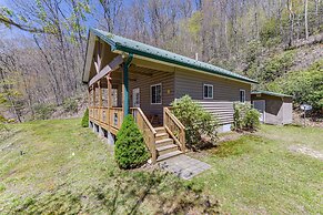 Hillside Cabin + Grill - Near Smoky Mountains