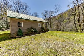 Hillside Cabin + Grill - Near Smoky Mountains