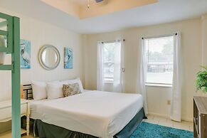 Walk to Aransas Bay: Beautiful Rockport Townhome