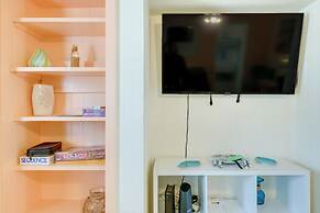 Walk to Aransas Bay: Beautiful Rockport Townhome