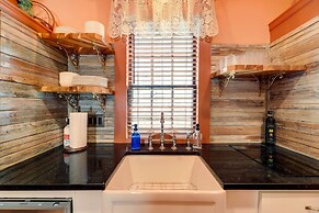 Victorian Vacation Rental Apt in Downtown New Bern