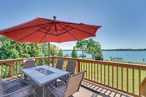 Riverfront St Clair Home - Walk to Downtown!