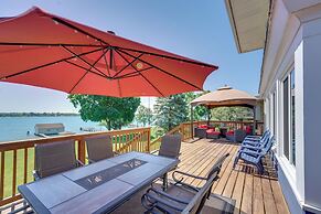 Riverfront St. Clair Home - Dock, Grill & Fire Pit