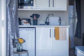 The Studio - 1 Bedroom Cabin - Amroth