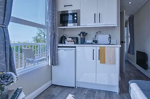 The Studio - 1 Bedroom Cabin - Amroth