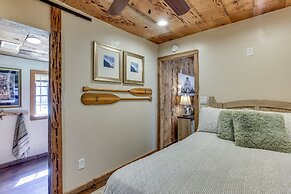 9 Mi to Bass Lake: Cabin w/ Fire Pit in Wishon!