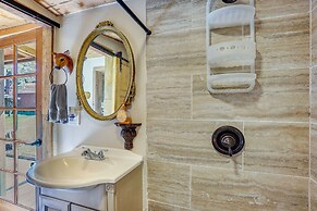 9 Mi to Bass Lake: Cabin w/ Fire Pit in Wishon!