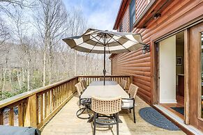 Deck + Scenic Views: Beech Mountain Cabin