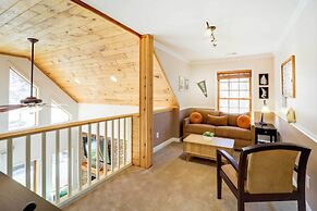 Deck + Scenic Views: Beech Mountain Cabin