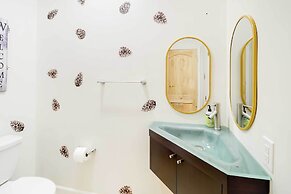 Deck + Scenic Views: Beech Mountain Cabin