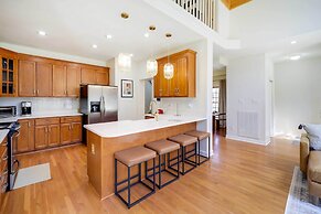 Deck + Scenic Views: Beech Mountain Cabin