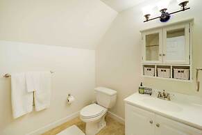 Deck + Scenic Views: Beech Mountain Cabin