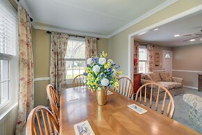 Charming New Bern Cottage w/ Grill & Fire Pit!