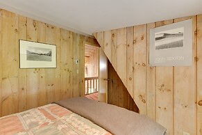 Serene Salisbury Rental Home on 26 Acres w/ Deck!