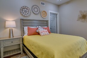 Raymondville Apartment w/ Patio: Near Lakes!