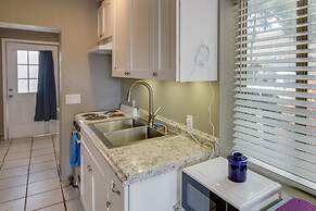 Tucson Studio w/ Private Backyard - Great Location