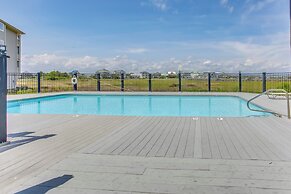 Carolina Beach Condo w/ Community Pool