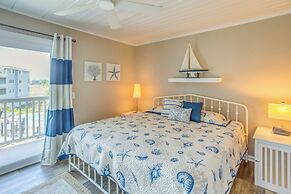 Carolina Beach Condo w/ Community Pool