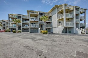 Carolina Beach Condo w/ Community Pool