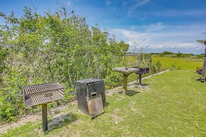 Carolina Beach Condo w/ Community Pool