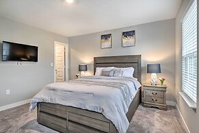 Modern & Spacious Family Home w/ Pool Access!