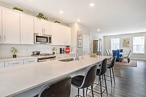 Modern & Spacious Family Home w/ Pool Access!