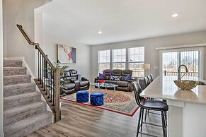 Modern & Spacious Family Home w/ Pool Access!