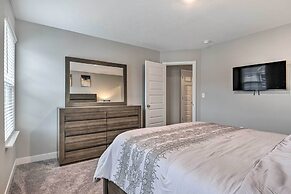 Modern & Spacious Family Home w/ Pool Access!