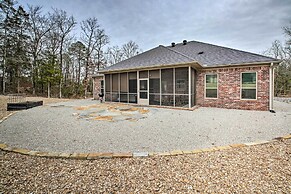 Spacious Golf Course Getaway in Hot Springs!