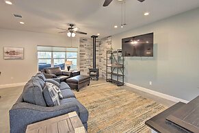 Home w/ Screened Porch - Near Toledo Bend Lake!