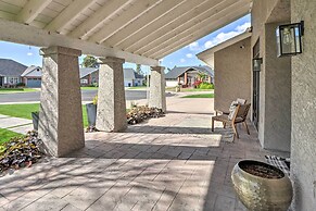 Pool, Hot Tub & Home Gym: Luxe Mesa Retreat