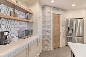 Pool, Hot Tub & Home Gym: Luxe Mesa Retreat