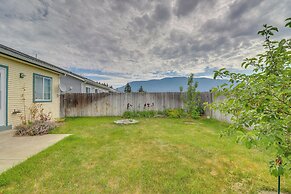 Family-friendly Columbia Falls Townhome w/ Views!