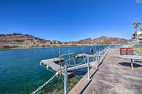 Parker Studio Nestled on the Colorado River!