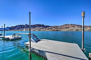 Parker Studio Nestled on the Colorado River!