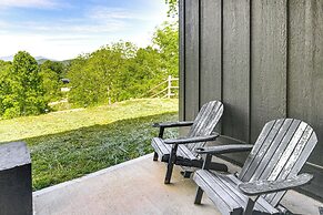 Waynesville House: Fire Pit + Mountain Views!
