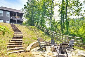 Waynesville House: Fire Pit + Mountain Views!