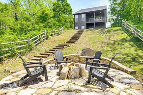 Waynesville House: Fire Pit + Mountain Views!