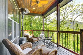Waynesville House: Fire Pit + Mountain Views!